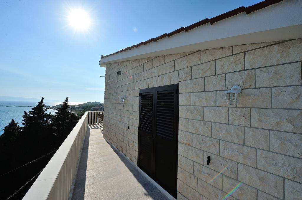 Apartments Villa White House Omis Bilik gambar