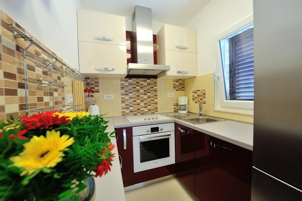 Apartments Villa White House Omis Bilik gambar