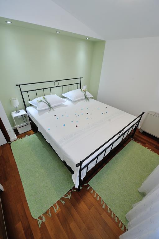 Apartments Villa White House Omis Bilik gambar